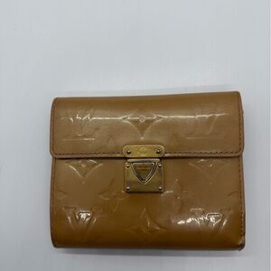 Louis Vuitton Vernis Koala Leather Wallet w/chain